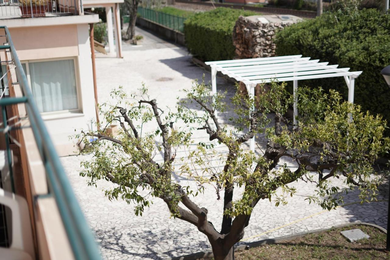 Hotel Villa Paolina Pietra Ligure Exterior foto